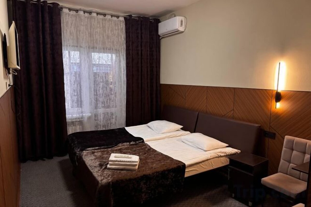 Postazione laptop, tende oscuranti, Wi-Fi gratuito, lenzuola
