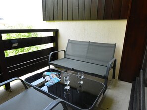 Terrace/patio - Cozy Studio for 4 near Slopes and Village Center, South-Facing, Pet Friendly (Crest-Voland)