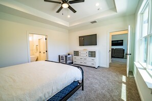 3 sovrum, skrivbord, gratis wi-fi och sängkläder