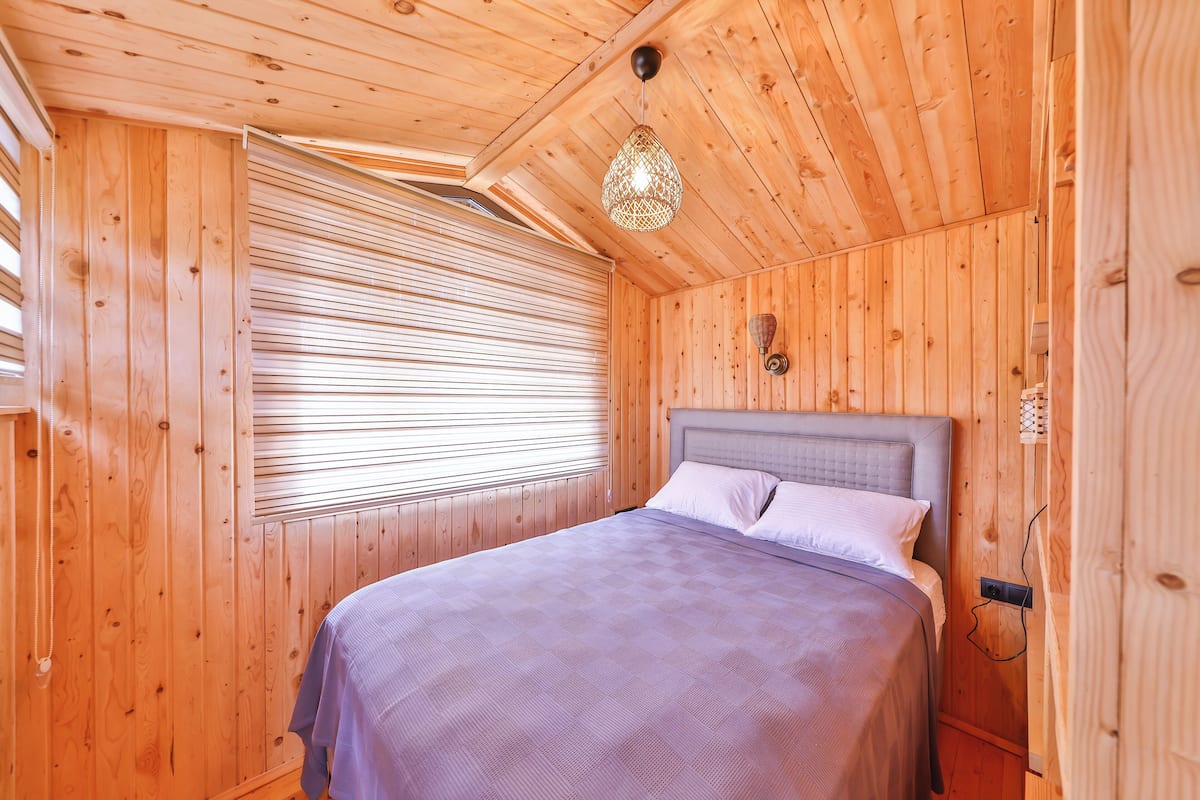 Romantic Tree House | Free WiFi, wheelchair access