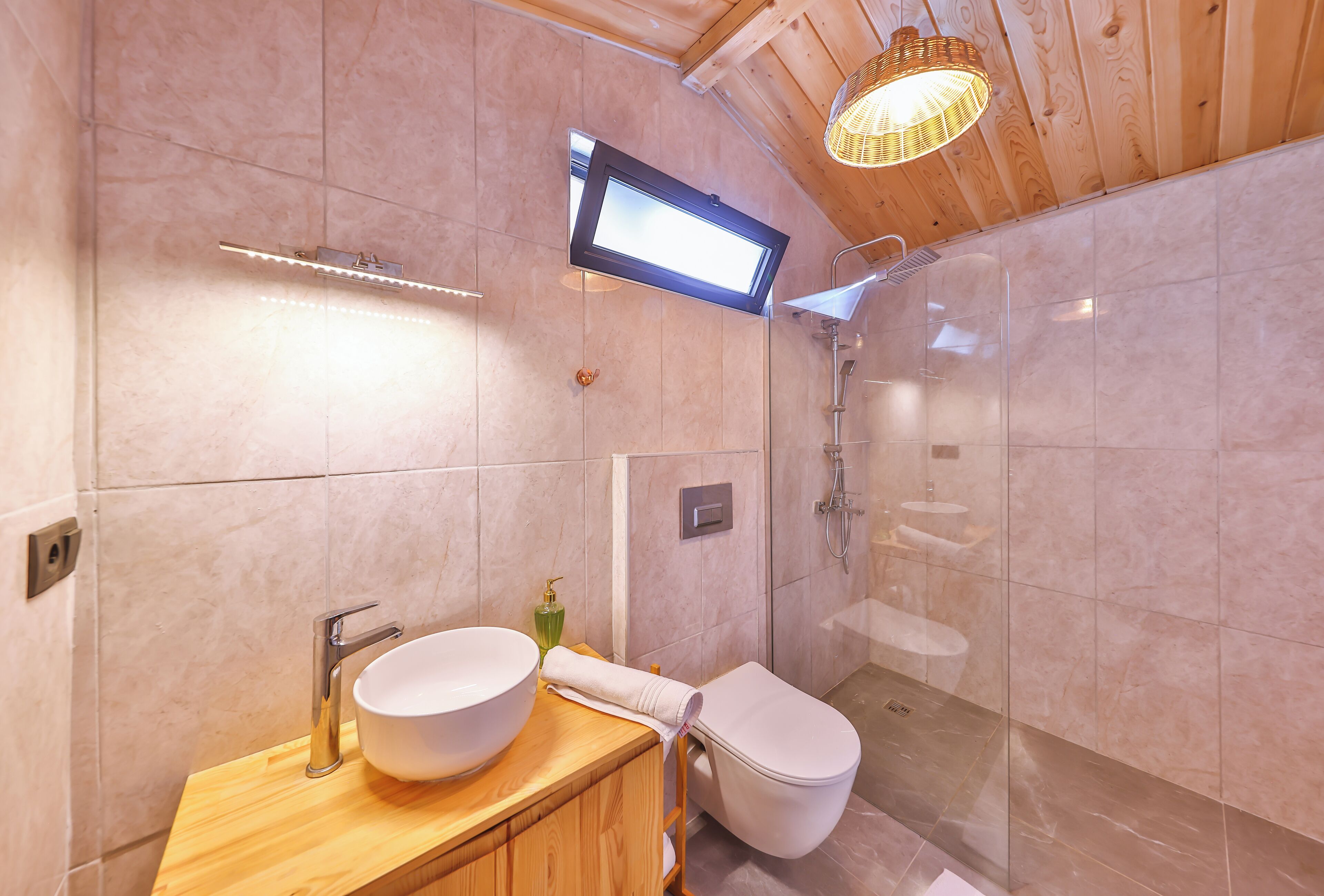 Romantic Tree House | Bathroom