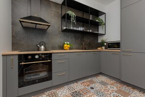 Fridge, microwave, oven, stovetop