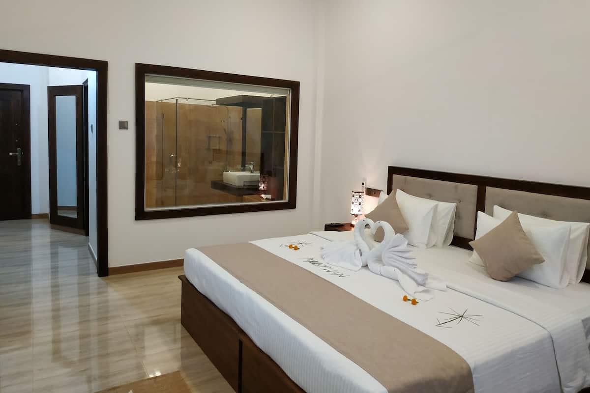 Premium bedding, minibar, desk, laptop workspace