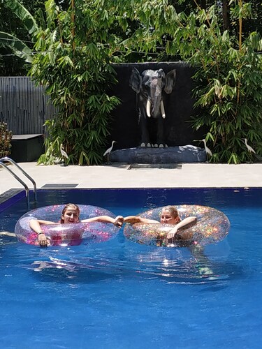 Sigiriya Cashew Palace Resort