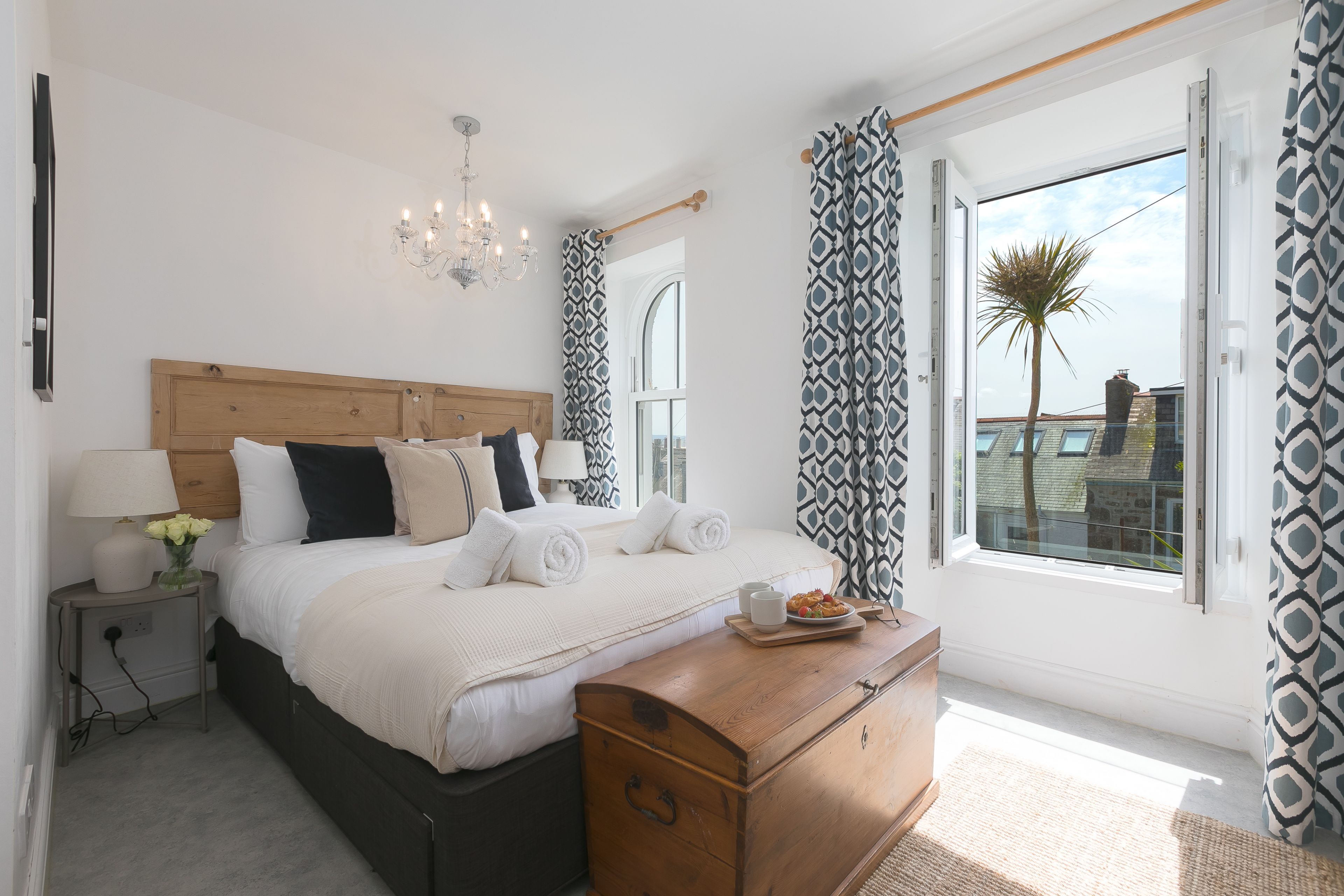 3 soverom, skrivebord, strykejern/-brett og wi-fi