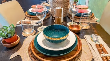 Family Condo, 2 Bedrooms, Non Smoking, Bay View | Private kitchen | Electric kettle