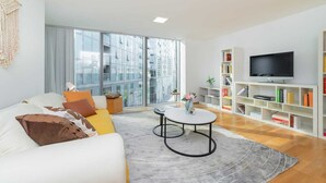 Unclassified image, 3 of 6, button - Brand New Cosy Apartment in Greenwich
 (London)