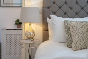 4 habitaciones, escritorio, tabla de planchar con plancha y wifi gratis 