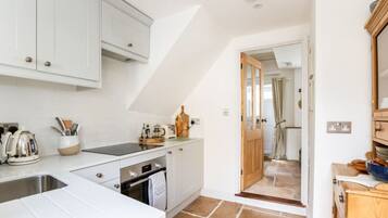 Refrigerador, horno, parrilla de estufa y lavavajillas