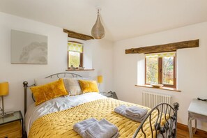 3 Schlafzimmer, Schreibtisch, Bügeleisen/Bügelbrett, kostenloses WLAN