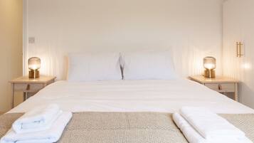 2 bedrooms, desk, iron/ironing board, free WiFi