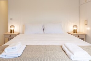 2 Schlafzimmer, Schreibtisch, Bügeleisen/Bügelbrett, kostenloses WLAN