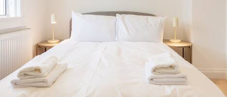 2 sovrum, skrivbord, strykjärn/strykbräda och gratis wi-fi