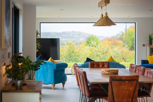 Orchard Barn - 4 BD Barn Conversion with Stunning Views