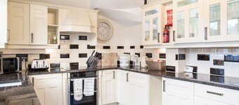 Cosy Detached 2 Bed Cottage in Tewkesbury Centre