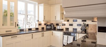 Cosy Detached 2 Bed Cottage in Tewkesbury Centre