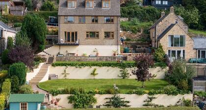 The Dormers | 5BD with Amazing Views & Space to Work