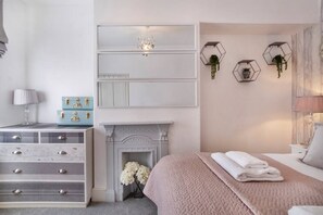 2 Schlafzimmer, Schreibtisch, Bügeleisen/Bügelbrett, kostenloses WLAN