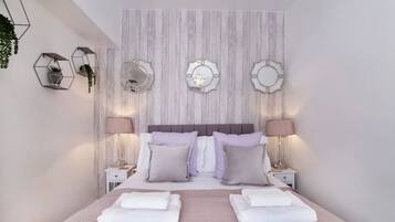 2 bedrooms, desk, iron/ironing board, free WiFi
