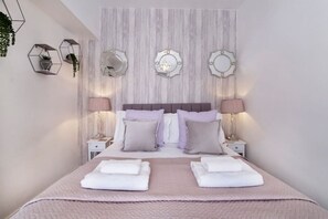 2 bedrooms, desk, iron/ironing board, free WiFi