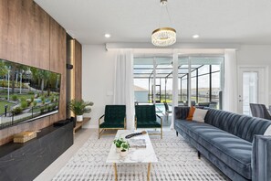 TV - Stay in Style: Townhome by Disney w Resort Perks (Davenport)