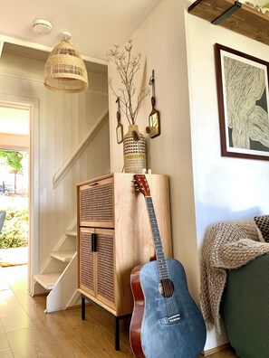 Interior - *Sea view* coastal chalet with pool access (Kingsdown)