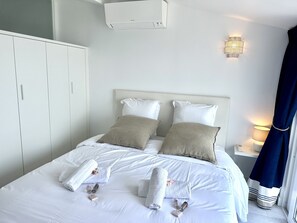 2 bedrooms, iron/ironing board, free WiFi, bed sheets