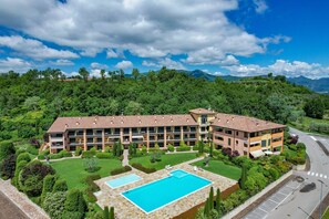 Exterior - Loft la Torretta with lake view and pool (Puegnago sul Garda)