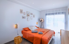 6 chambres, fer et planche à repasser, lit parapluie, Wi-Fi gratuit