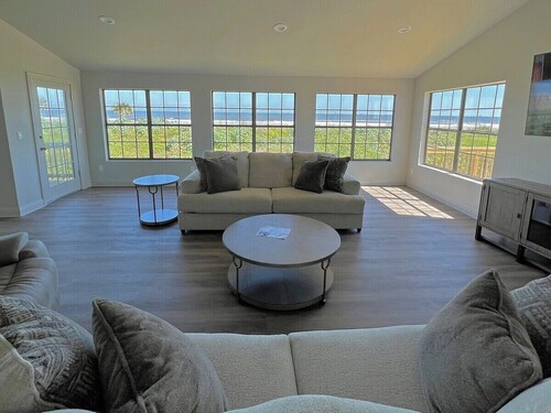 Captain Black  - Beachfront - Island Realty