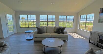 Captain Black - Beachfront - Island Realty