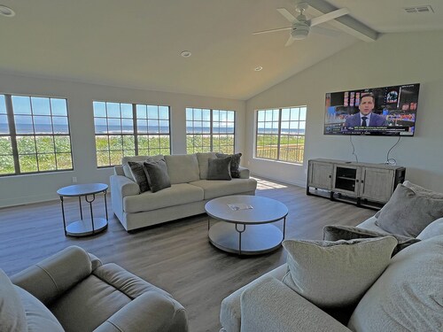 Captain Black  - Beachfront - Island Realty