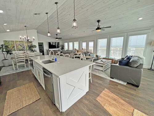 Chasin Tail - Beachfront - Island Realty