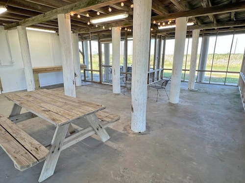 Mullet Hole - Beach Access - Island Realty