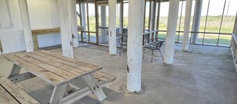 Mullet Hole - Beach Access - Island Realty