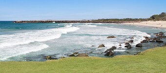 Tuscany on Tweed - Charming Dog Friendly Oasis in Tweed Heads - Min. 3 Night Stays!
