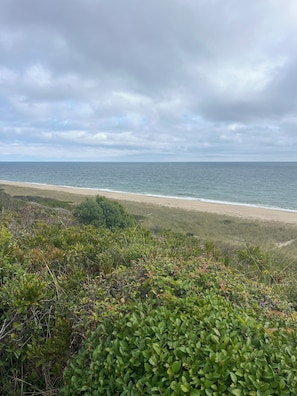 Beach nearby, sun loungers, beach towels