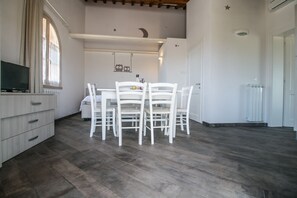 Dining - Granaio building, two-bedroom terraced house (Cecina)