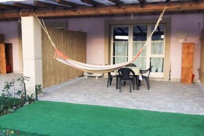 Outdoor dining - Cantine , one-bedroom terraced house (Cecina)