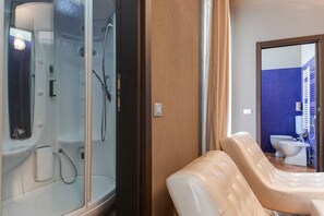 Phòng Suite Junior | Két bảo mật tại phòng, bàn, truy cập Internet không dây miễn phí 