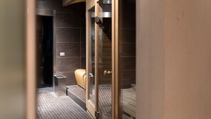 Unclassified image, 4 of 30, button - Atmosfere Milano Marittima (Cervia)