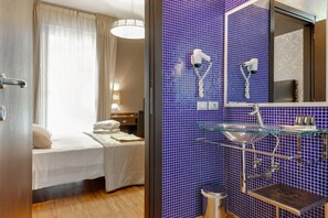 Superior Double Room | Bathroom