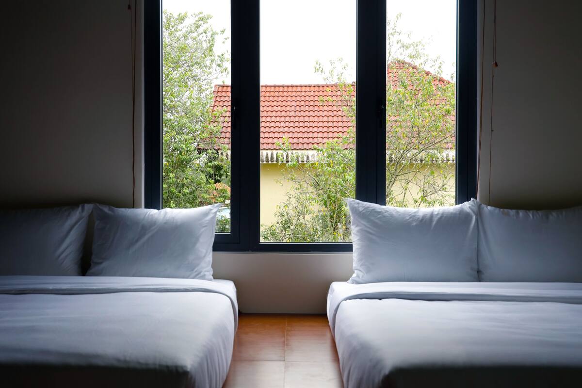 Premium bedding, Select Comfort beds, minibar, desk