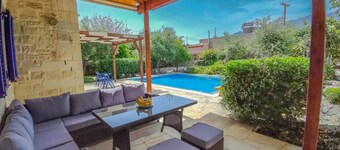 Lemon Tree Villa with Private Pool and Starlink Internet