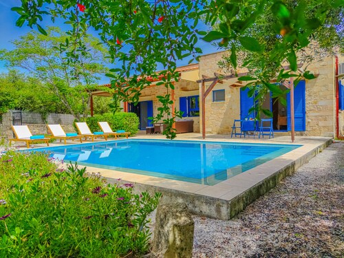 Lemon Tree Villa with Private Pool and Starlink Internet