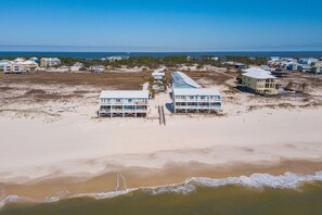 On the beach - Gulf View, a family-friendly townhome (Gulf Shores)