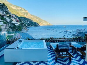 Luxury Suite | Terrace/patio