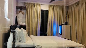 Suite Junior | Ruang kerja ramah laptop dan tempat tidur bayi (biaya tambahan)