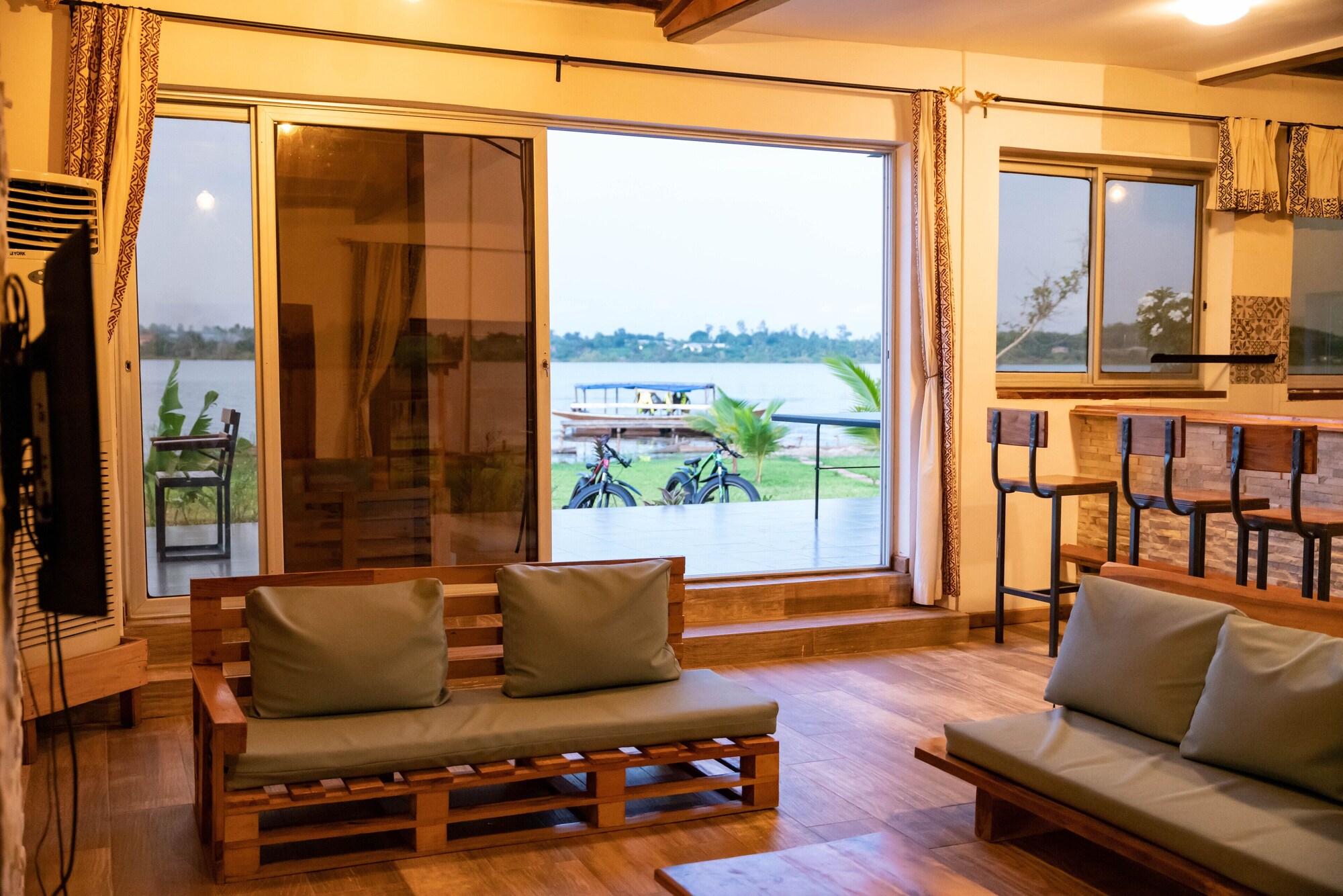 4 Star Hotels