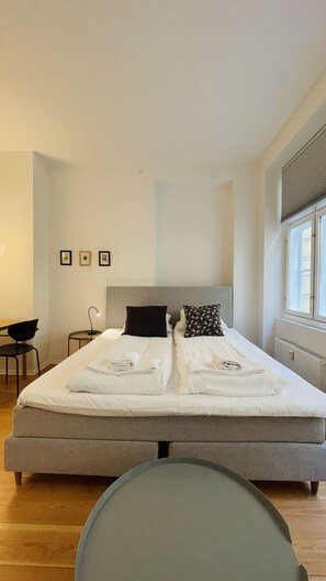 1 chambre, fer et planche à repasser, lit parapluie, Wi-Fi gratuit